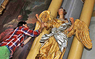 Konserwacji zostaną poddane rzeźby aniołów z kościoła w Bisztynku